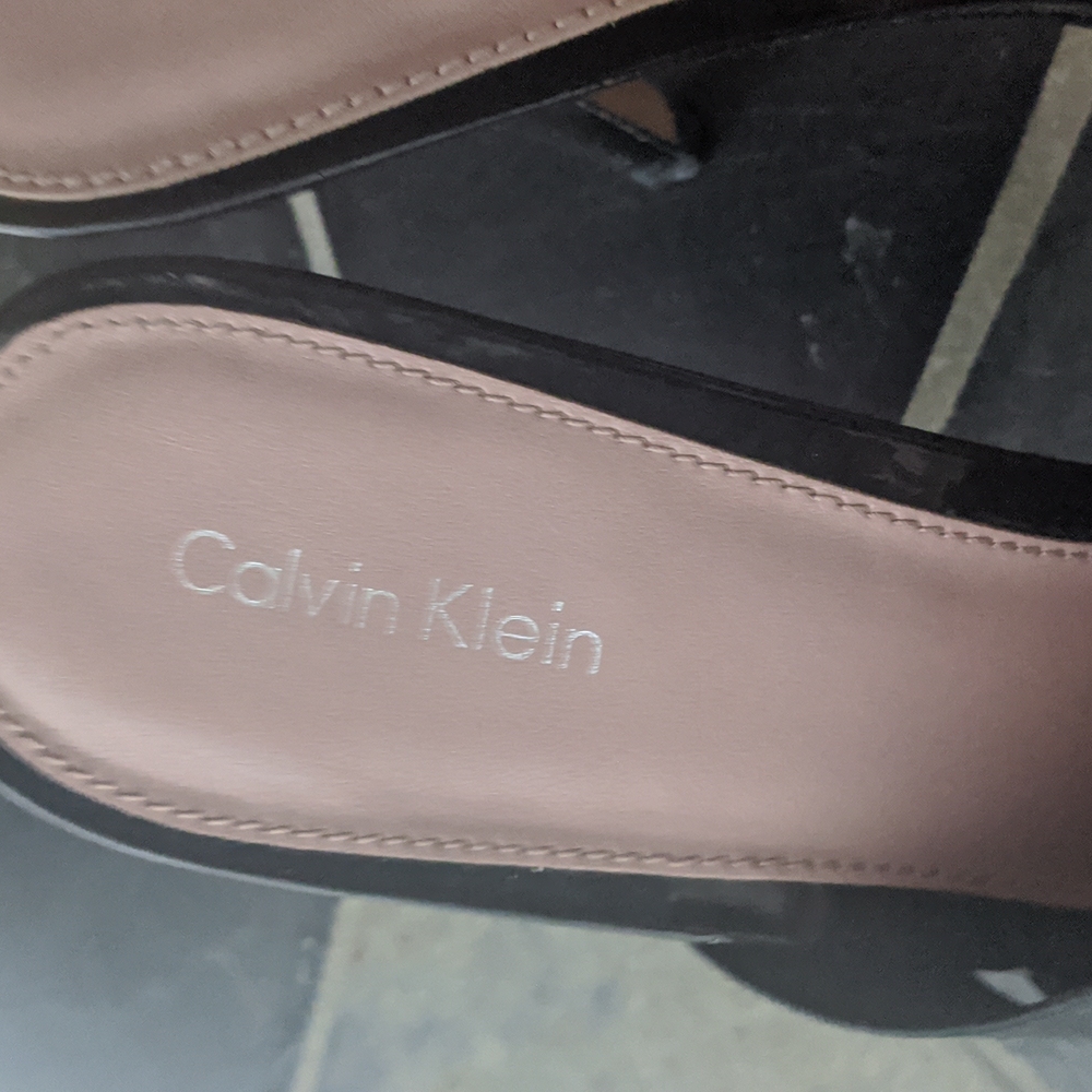 Shoes - Picture 2 of 4